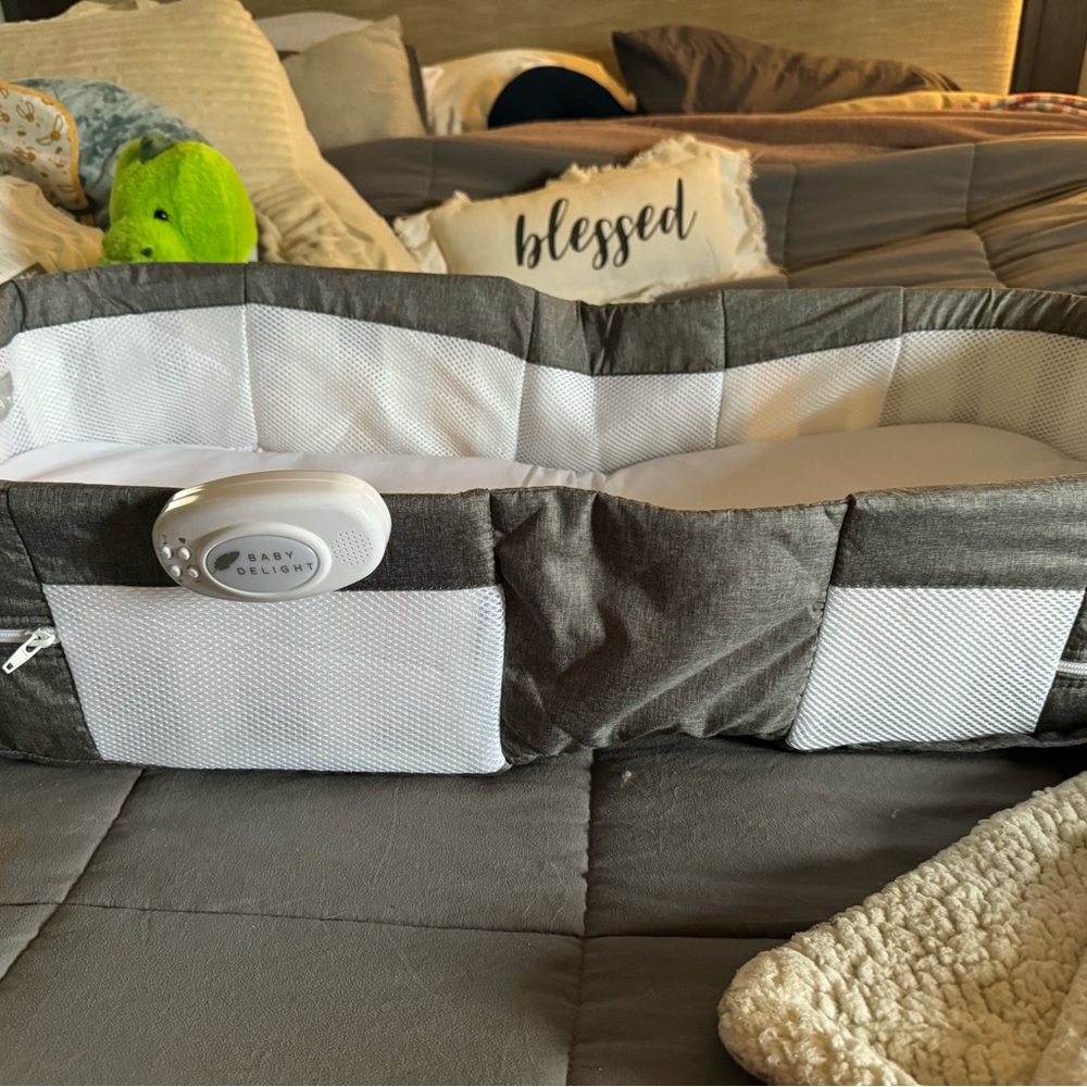 Baby Delight Gray and White Baby Bassinet